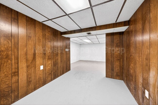 Building Photo - 1810 Swallow Ln