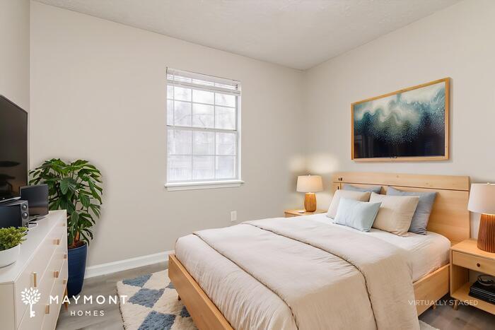 Building Photo - 208 Salusbury Ln