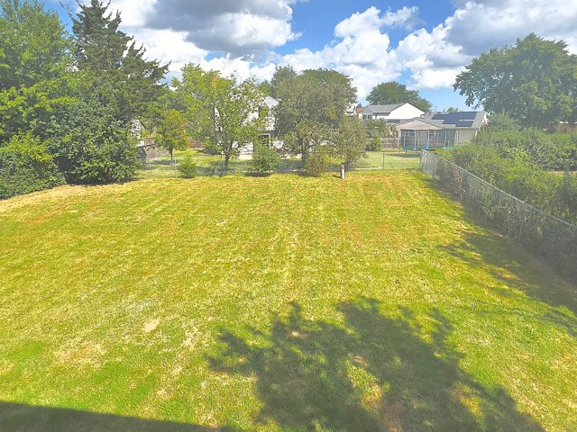 Building Photo - 136 Lilac Ln