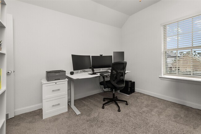 Building Photo - 28230 Emerald Bnd