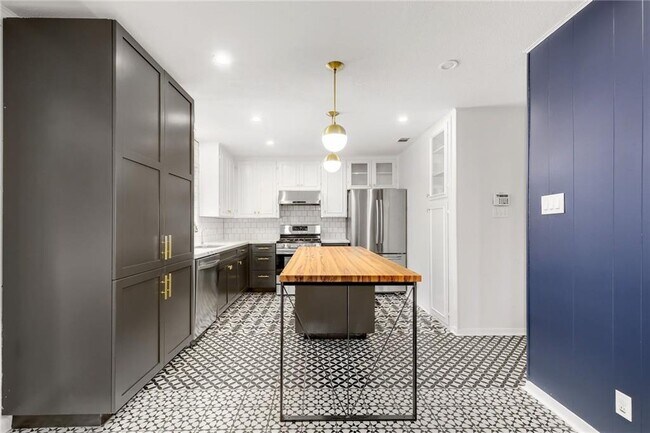 Building Photo - 4512 Roundup Trail