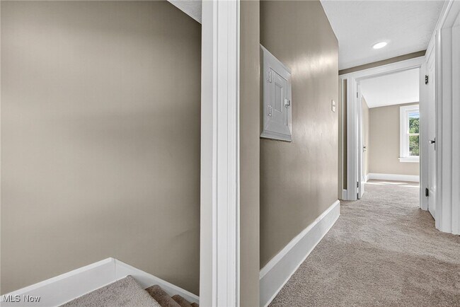 Building Photo - 3221 Killian Rd