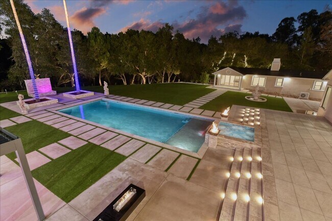 Building Photo - Luxury 10 Bedrooms, 9 Bathroom Estate for Lease in Los Gatos