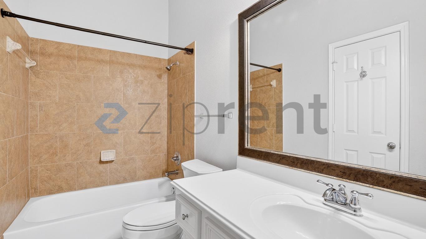 Building Photo - 2607 Diamond River Dr