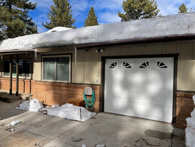 Building Photo - 3357 Treehaven Dr