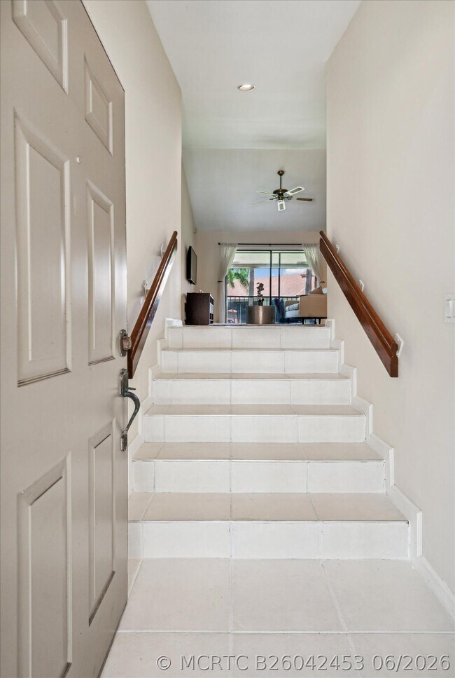 Building Photo - 5750 Coach House Cir