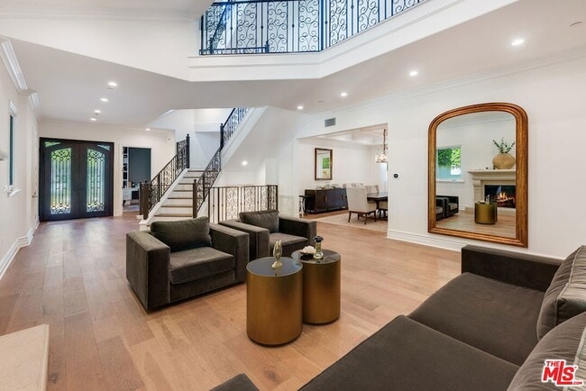 Building Photo - 363 S Saltair Ave