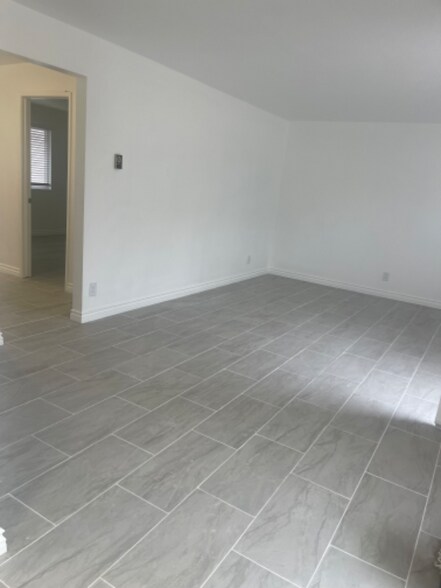 Building Photo - 16881 Sims Lane