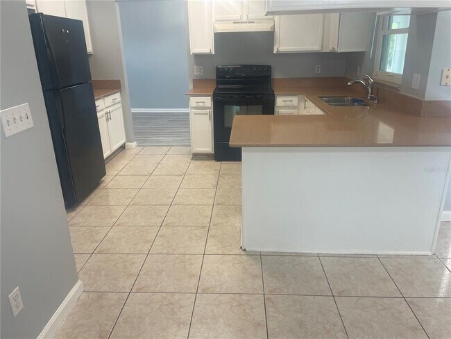 Building Photo - 116 Crescent Ct