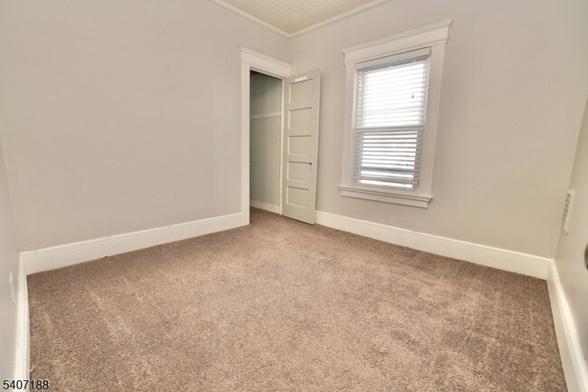 Building Photo - 1 Bell St