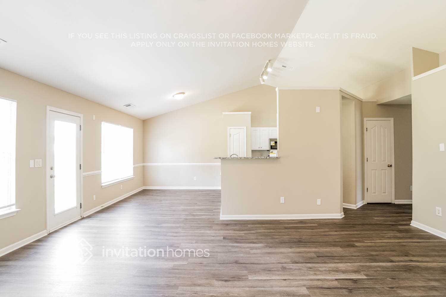 Building Photo - 15232 De Havilland Dr