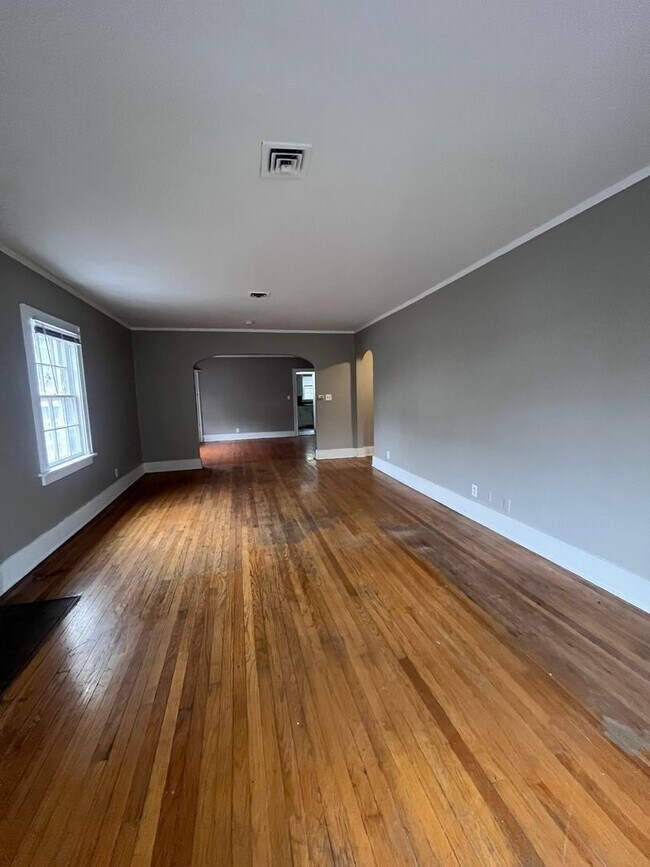 Building Photo - Coming Soon to Midtown - 3 Bedroom 3 Bath Townhome!