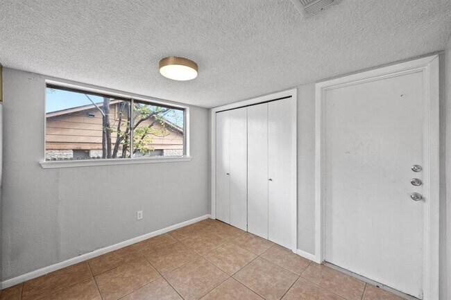 Building Photo - 9502 Gambels Quail Dr