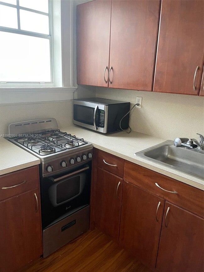 Building Photo - 1611 Michigan Ave