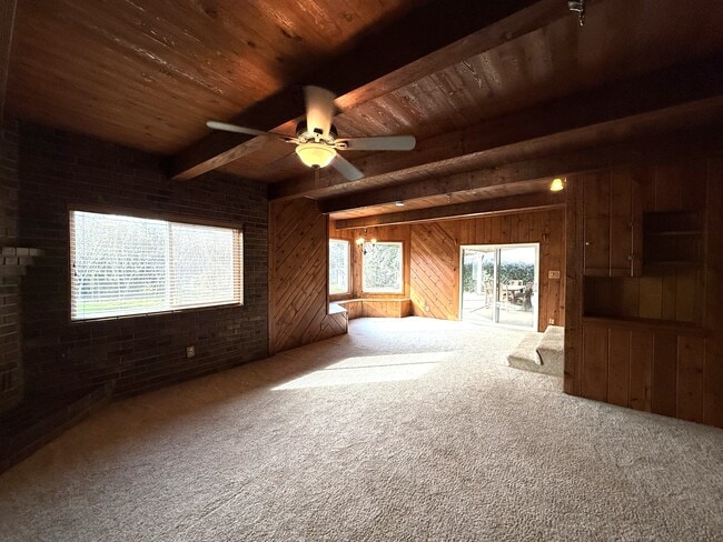 Building Photo - 9109 Midway