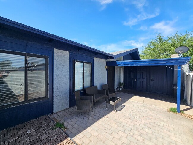 Building Photo - 2195 UNFURNISHED ~ $2395 PARTIALLY   FURNISHED  NO UTILITIES INCLUDED