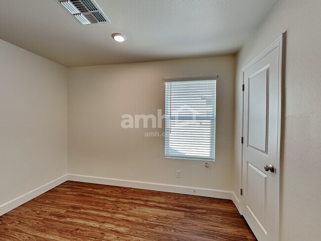 Building Photo - 670 W Laredo Ave
