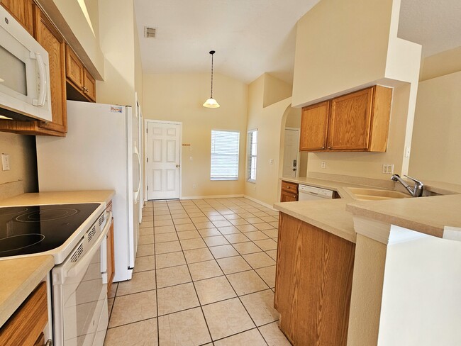 Building Photo - 2813 Harwood Ct