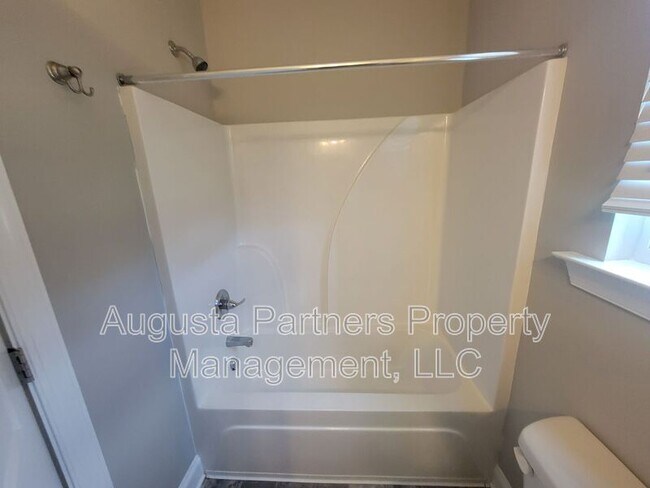 Building Photo - 1733 Ethan Way