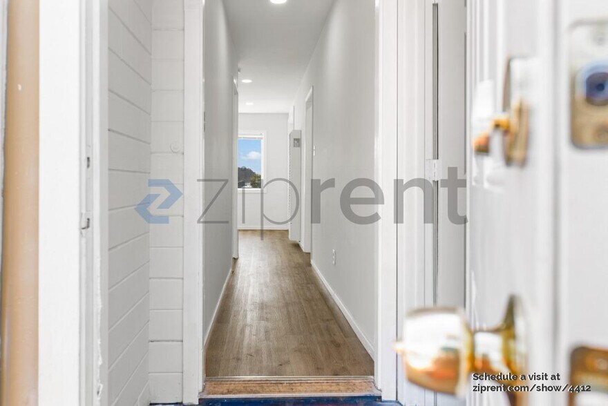 Building Photo - 5210 Sacramento Ave