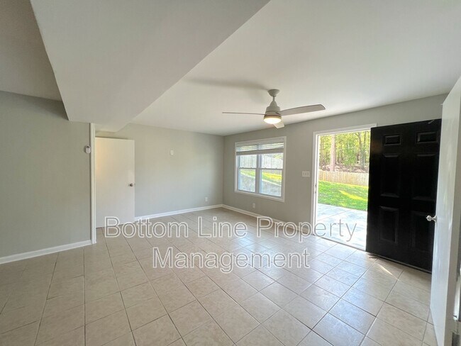 Building Photo - 17120 Green Hill Rd