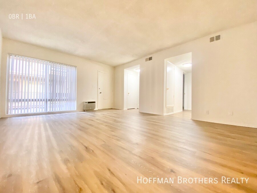 Building Photo - 1140 N Clark St