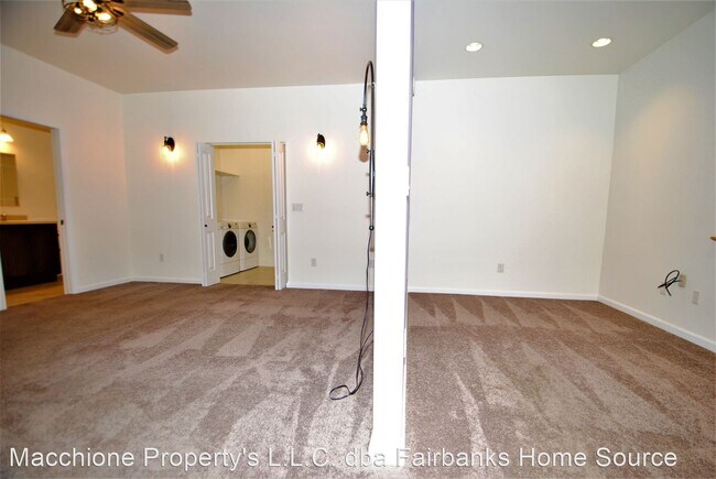 Building Photo - 2 br, 2 bath House - 1850 RJ Loop