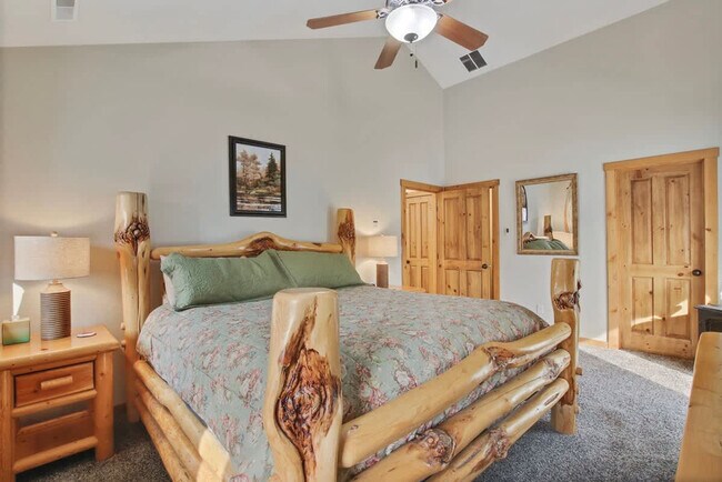 Building Photo - 130 Par Dr