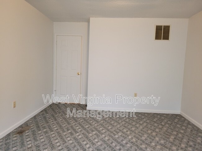 Building Photo - 3751 Summerlee Rd