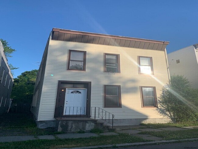 Primary Photo - 1239 6th Ave