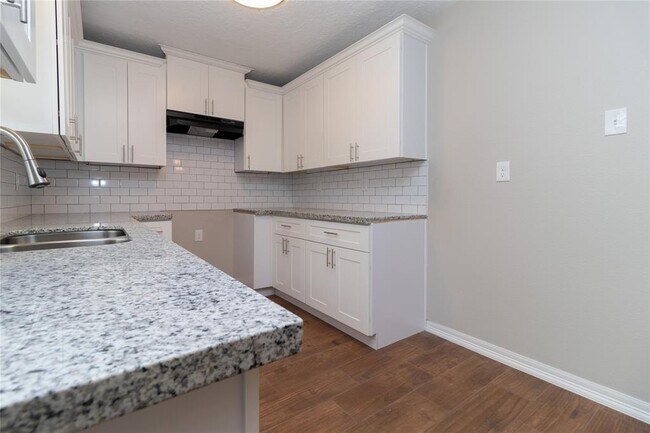 Building Photo - 8418 Rinn St