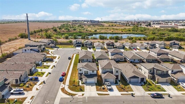 Building Photo - 105 New Hvn St