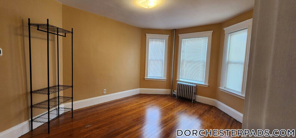 Building Photo - 105 Draper St