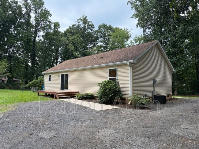 Building Photo - 115 Starnes Cove Rd