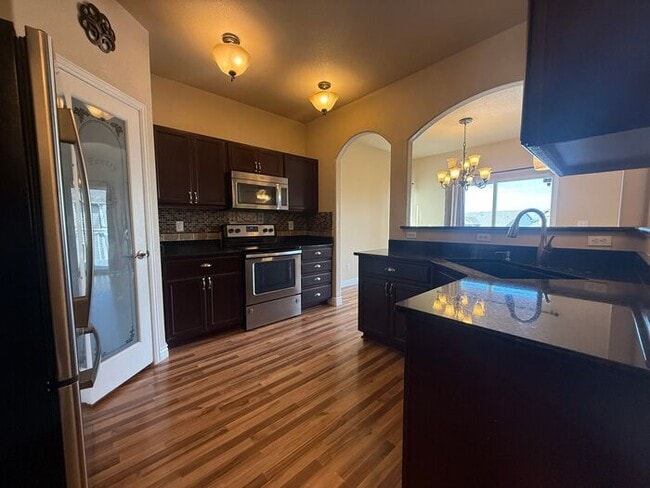Building Photo - 5-bedroom home with expansive mountain views!