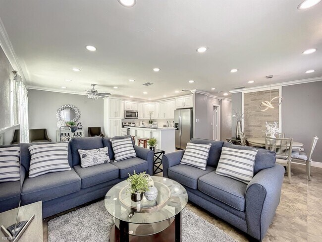 Building Photo - 3 br, 2 bath House - 1895 NE 154th St