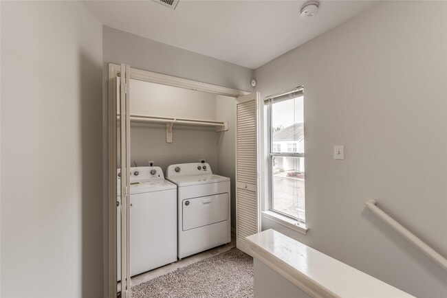 Building Photo - 1722 Redwing Bluff Dr