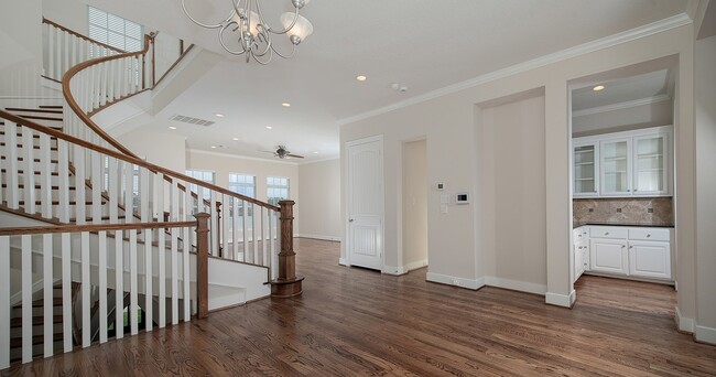 Building Photo - 190 W Breezy Way