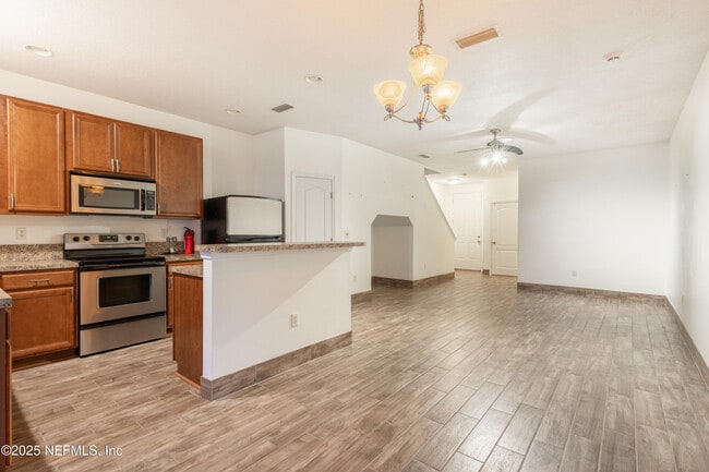 Building Photo - 8870 Inlet Bluff Dr