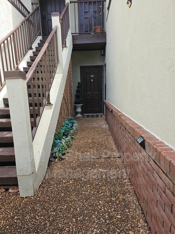 Building Photo - 90 Baybridge Dr