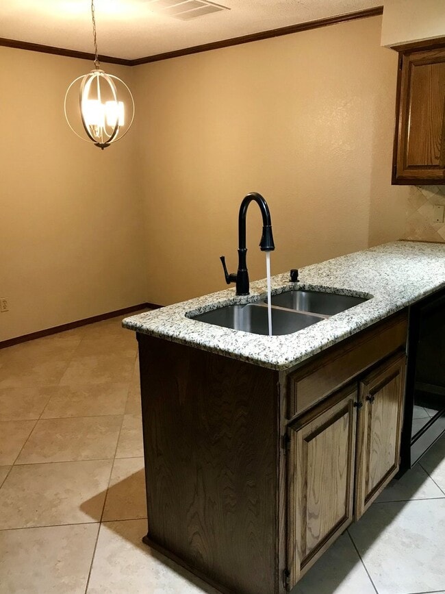 Building Photo - Beautiful Rental in Summerfield