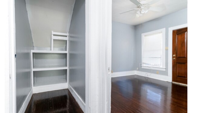 Building Photo - 208 E Arsenal St