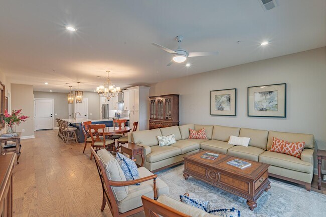 Building Photo - 5211 Highpointe Lakes Dr