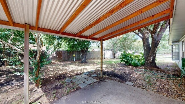 Building Photo - 3004 Longleaf Dr