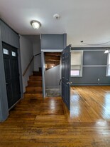 Building Photo - 1332 Pleasant St