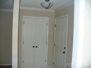 Building Photo - 241 Country Club Dr NE