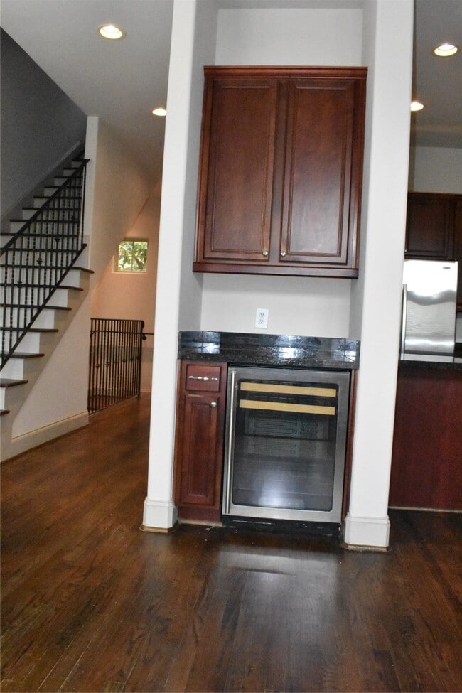 Building Photo - 2922 Leeland St