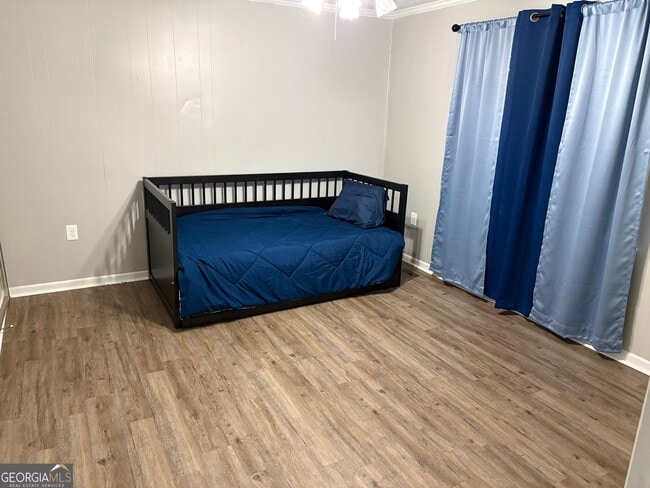 Building Photo - 19 Helms St