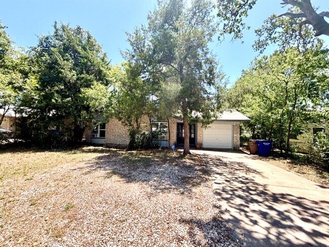 Building Photo - 1603 E 12th St