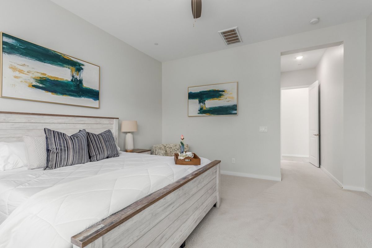 Building Photo - 1914 N 140th Ave